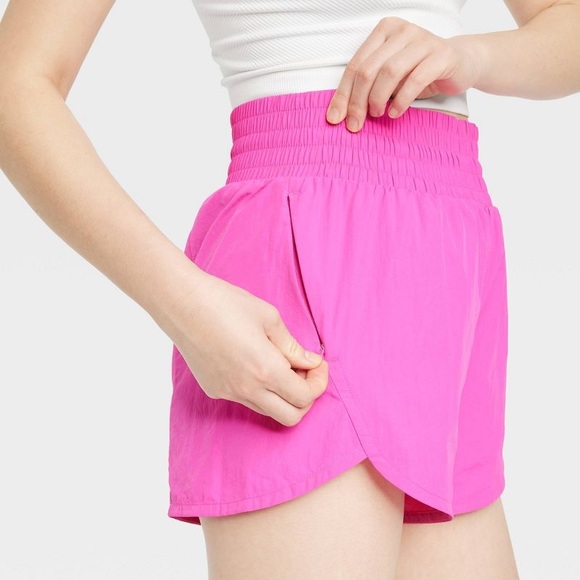 NWT! All in Motion High-Rise Crinkle Shorts - Picture 2 of 9